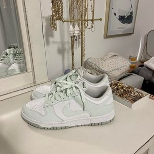 Womens nike dunk lows